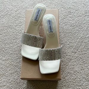 Never been worn Steve Madden sandal size 6